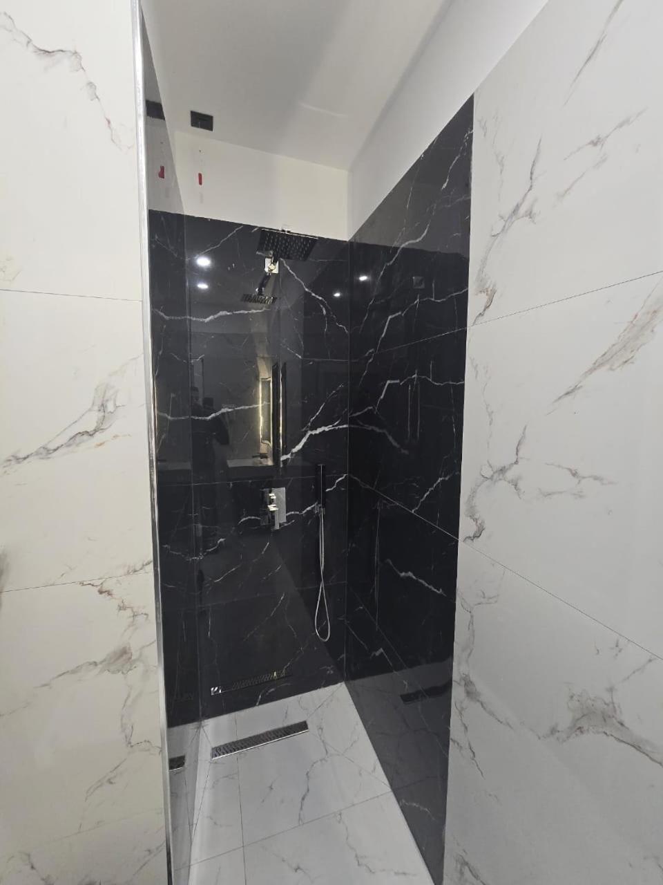 Elite Inn Vlorë Exterior foto